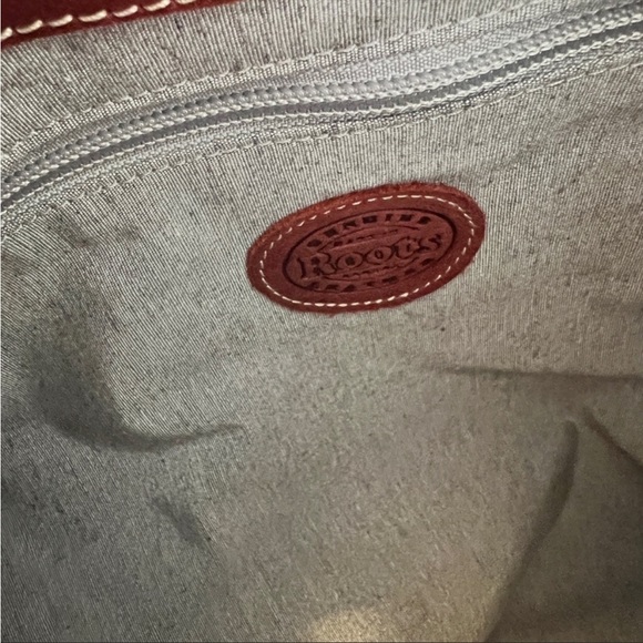 Roots Dakota Leather Purse - Picture 2 of 11